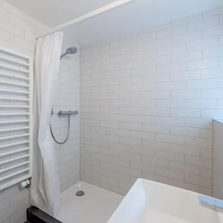 Arven Apartment *